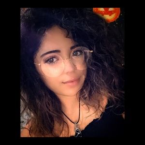 Meet your Posher, Sonia